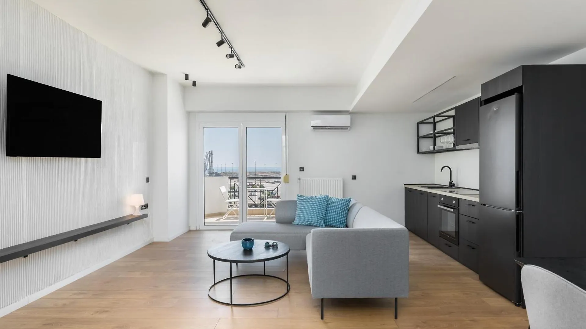 Celine By Halu!, Spacious Apartments Next To Business Hub contacts