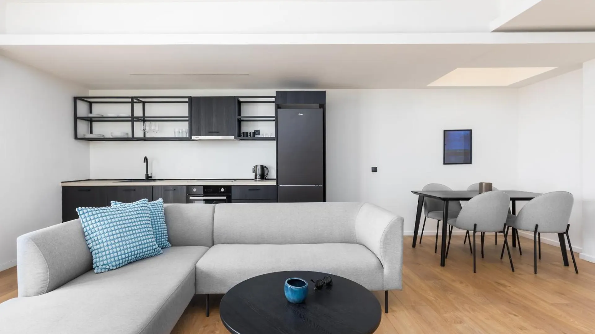 Celine By Halu!, Spacious Apartments Next To Business Hub Thessaloniki