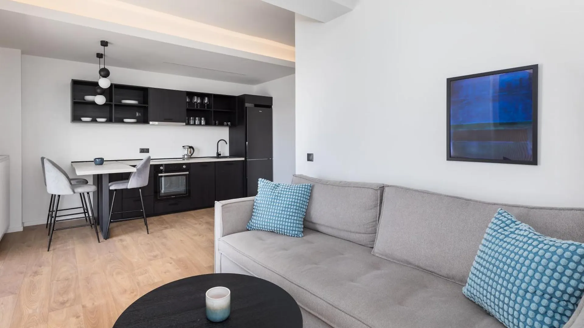 Celine By Halu!, Spacious Apartments Next To Business Hub Thessaloniki